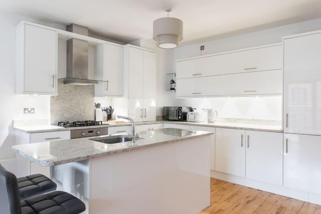Best City Centre Luxurious Home Free Parking Μπέλφαστ Εξωτερικό φωτογραφία